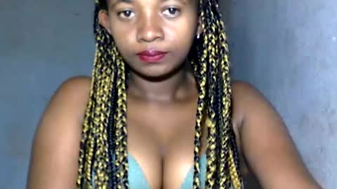 malinah01 online show from January 19, 2025, 3:39 am