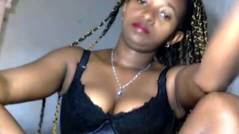 malinah01 online show from January 24, 2025, 5:31 am
