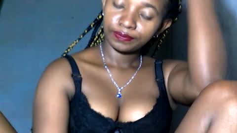 malinah01 online show from January 24, 2025, 5:32 pm