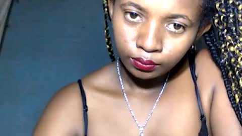 malinah01 online show from January 26, 2025, 8:03 am