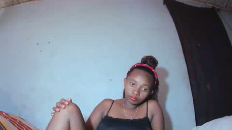 malinah01 online show from September 17, 2025, 10:17 am