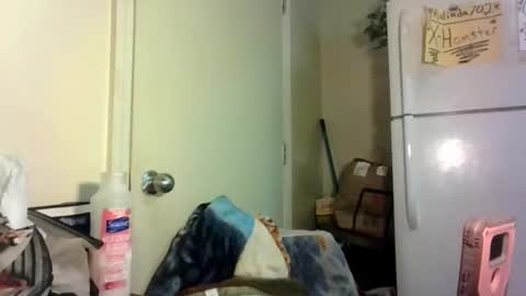 Snapshot of malinda702 chatting on March 4, 2026, 2:39 am malinda702 online show from March 4, 2026, 2:39 am