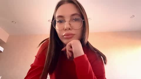Snapshot of malisacorpeno chatting on May 26, 2026, 12:23 pm Phoebe online show from May 26, 2026, 12:23 pm