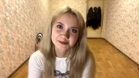 Snapshot of mallkaoverocker chatting on January 13, 2026, 3:17 pm Amelia online show from January 13, 2026, 3:17 pm