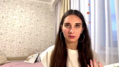 Lory online show from November 20, 2025, 1:33 pm