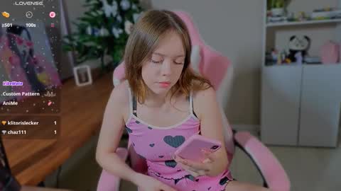 Mila online show from February 9, 2026, 1:48 pm