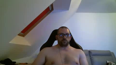 Snapshot of malou2927 chatting on April 25, 2026, 9:56 pm breton online show from April 25, 2026, 9:56 pm