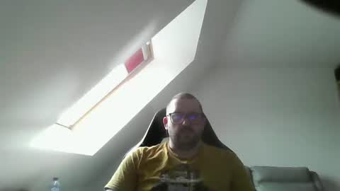 Snapshot of malou2927 chatting on May 3, 2026, 7:25 am breton online show from May 3, 2026, 7:25 am