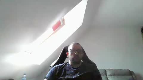 Snapshot of malou2927 chatting on May 5, 2026, 4:59 pm breton online show from May 5, 2026, 4:59 pm
