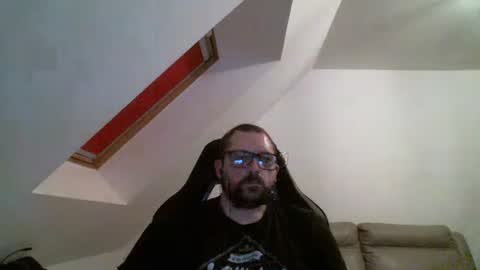 Snapshot of malou2927 chatting on May 19, 2026, 7:53 pm breton online show from May 19, 2026, 7:53 pm