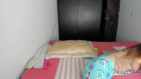 Snapshot of malucam_06 chatting on December 24, 2024, 6:06 pm instagram nueela online show from December 24, 2024, 6:06 pm