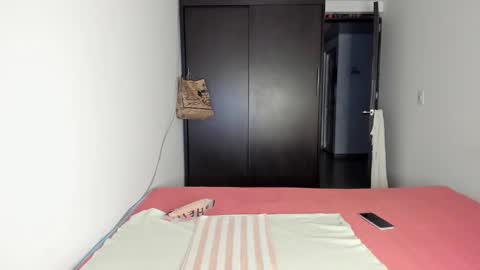 Snapshot of malucam_06 chatting on January 11, 2025, 12:44 am instagram nueela online show from January 11, 2025, 12:44 am