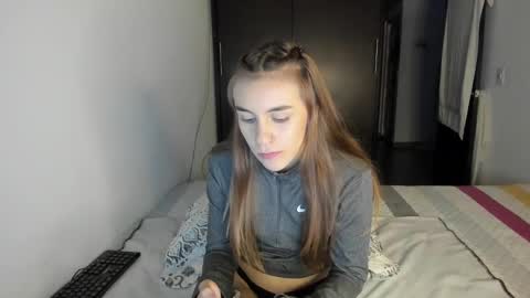 Snapshot of malucam_06 chatting on February 20, 2025, 11:54 pm instagram nueela online show from February 20, 2025, 11:54 pm