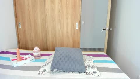 Snapshot of malucam_06 chatting on May 8, 2026, 9:09 pm instagram nueela online show from May 8, 2026, 9:09 pm