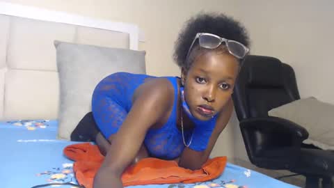 mamaa online show from February 11, 2025, 3:40 pm
