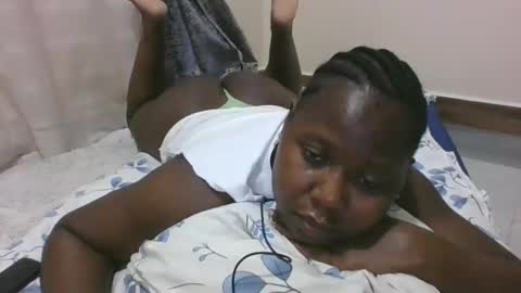 mamasita2023 online show from December 1, 2024, 8:20 pm