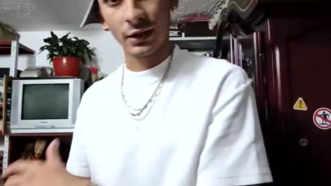 Snapshot of mamm7772024 chatting on February 3, 2026, 12:42 am Mickey online show from February 3, 2026, 12:42 am