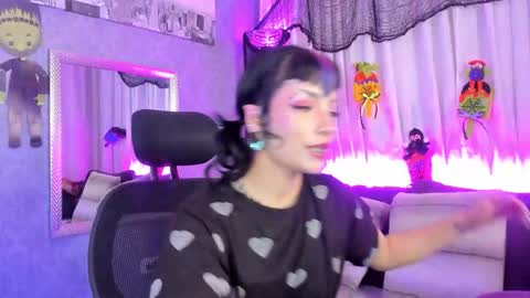 Snapshot of mamushka_ chatting on October 27, 2025, 2:43 pm online show from October 27, 2025, 2:43 pm