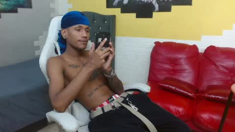Snapshot of man_sant11 chatting on May 6, 2026, 4:01 pm man_sant11 online show from May 6, 2026, 4:01 pm