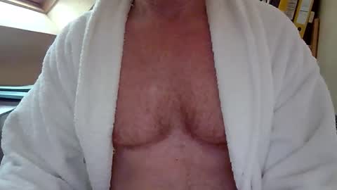 manbitcher online show from March 11, 2026, 9:37 am