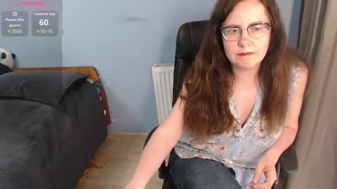 mandarinka28 online show from June 26, 2026, 7:02 am