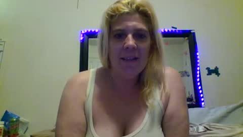 mindy22 online show from February 6, 2025, 7:56 am