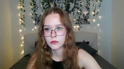 Snapshot of mandymilson chatting on September 18, 2025, 3:03 pm Mandy online show from September 18, 2025, 3:03 pm