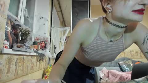 Mandy online show from October 4, 2025, 3:43 pm