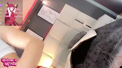 manellyksparklee online show from October 7, 2025, 1:08 pm