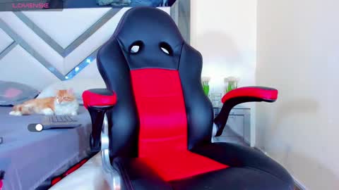 Manelyk Pindters online show from March 9, 2025, 6:39 am