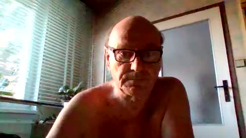 manes5858 online show from March 19, 2026, 5:44 am