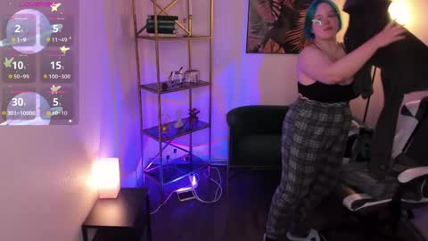 manic_pixie_ online show from May 6, 2026, 3:39 pm
