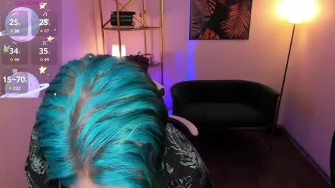 manic_pixie_ online show from May 8, 2026, 3:39 pm