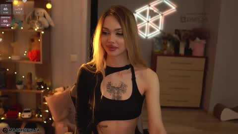 Amelie online show from October 11, 2025, 8:40 pm