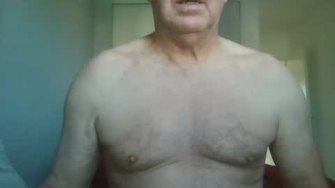 Snapshot of manngrossbite chatting on March 15, 2026, 9:48 am manngrossbite online show from March 15, 2026, 9:48 am