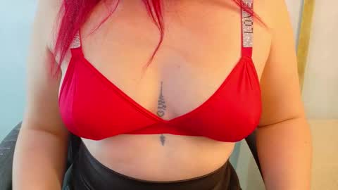 Snapshot of manu_gonza chatting on October 21, 2025, 12:17 pm MANU online show from October 21, 2025, 12:17 pm