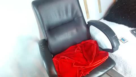 Snapshot of manu_gonza chatting on October 27, 2025, 1:59 pm MANU online show from October 27, 2025, 1:59 pm