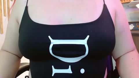 Snapshot of manu_gonza chatting on October 29, 2025, 11:45 am MANU online show from October 29, 2025, 11:45 am