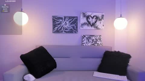 Manu Velez  online show from December 10, 2024, 2:06 pm
