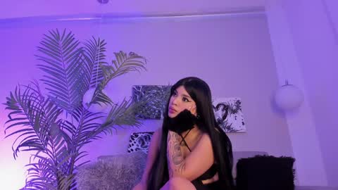 Manu Velez  online show from December 12, 2024, 5:37 pm