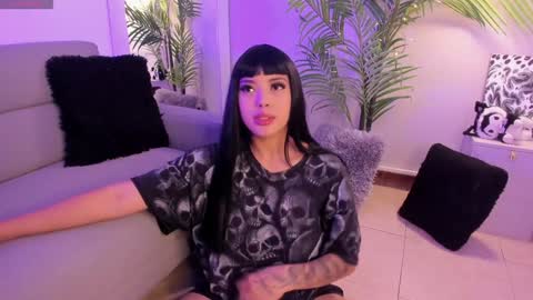 Manu Velez  online show from December 29, 2024, 2:10 pm