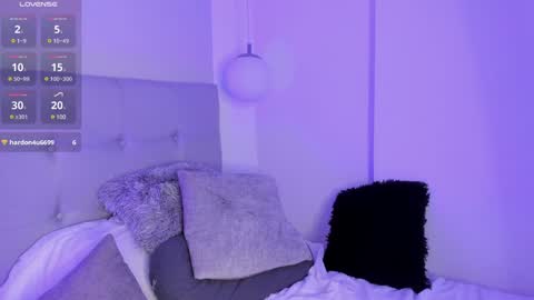 Manu Velez  online show from December 30, 2024, 5:02 pm