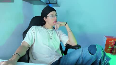 Manuel online show from November 5, 2025, 2:33 am