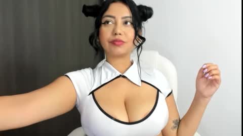 MANUELA online show from February 16, 2025, 8:00 pm