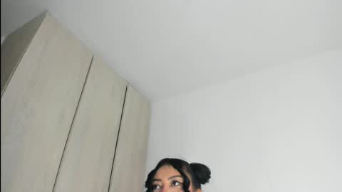 MANUELA online show from May 4, 2026, 4:03 pm