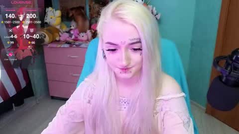 Snapshot of manuela_unicorn chatting on February 7, 2025, 8:31 pm Manuela online show from February 7, 2025, 8:31 pm
