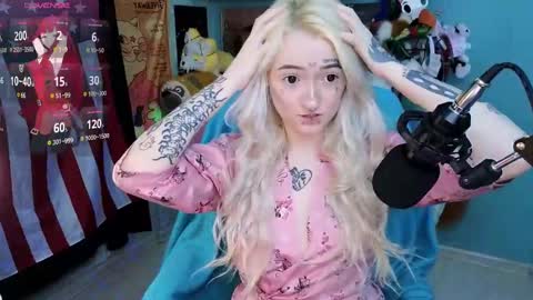 Snapshot of manuela_unicorn chatting on February 16, 2025, 3:26 am Manuela online show from February 16, 2025, 3:26 am