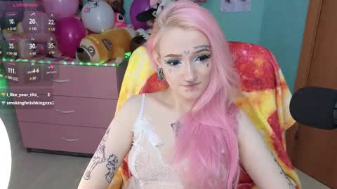 Manuela online show from December 21, 2025, 8:49 pm