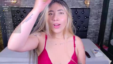 Manuela  online show from November 27, 2025, 5:20 am