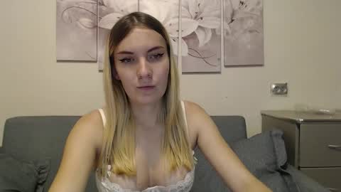 Snapshot of manyamania chatting on October 16, 2025, 7:09 am Prosto Maria online show from October 16, 2025, 7:09 am